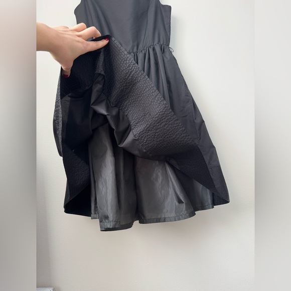 ISAAC Mizrahi Black Sun Dresses, Size 8 - Picture 7 of 11